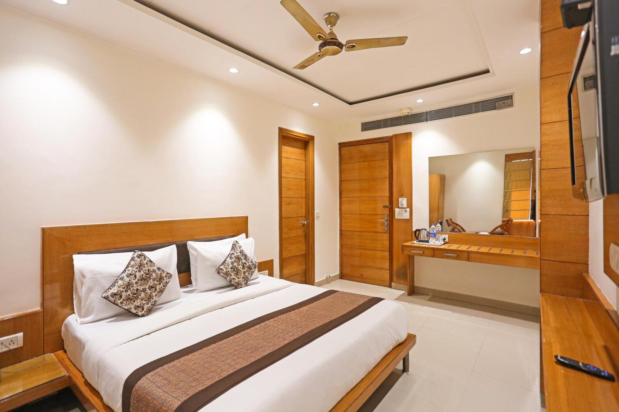 Hotel Fortuner, Karol Bagh, New Delhi ภายนอก รูปภาพ